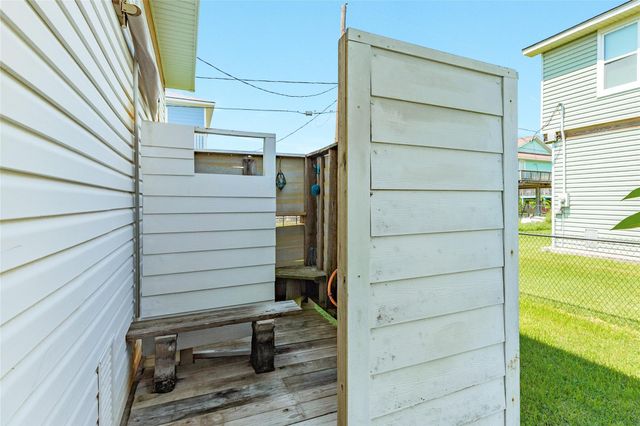 4114 Navarro Drive, Galveston, TX 77554