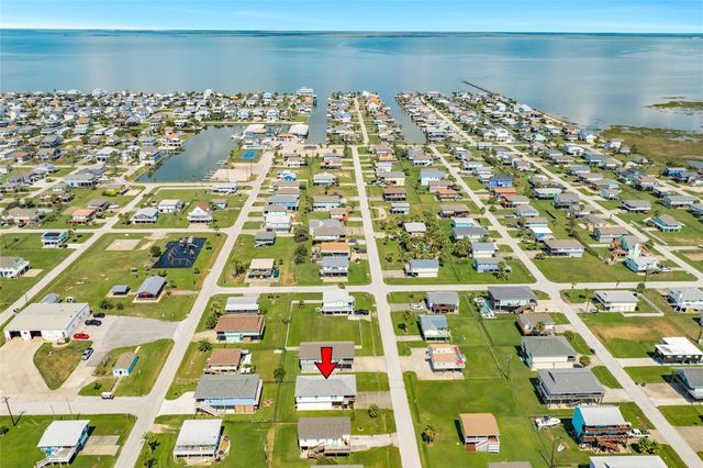4114 Navarro Drive, Galveston, TX 77554