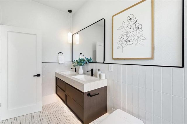 2808 Rebeiro Avenue, Santa Clara, CA 95051