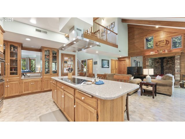 2323 THRUSH Ct, Salem, OR 97306