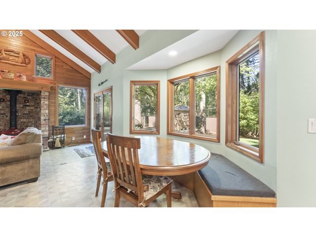 2323 THRUSH Ct, Salem, OR 97306