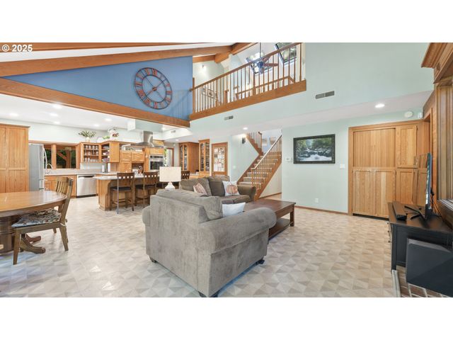 2323 THRUSH Ct, Salem, OR 97306