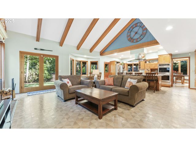 2323 THRUSH Ct, Salem, OR 97306
