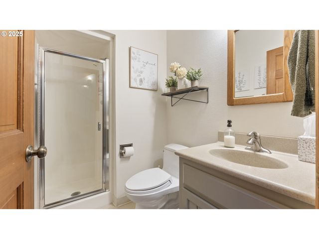 2323 THRUSH Ct, Salem, OR 97306