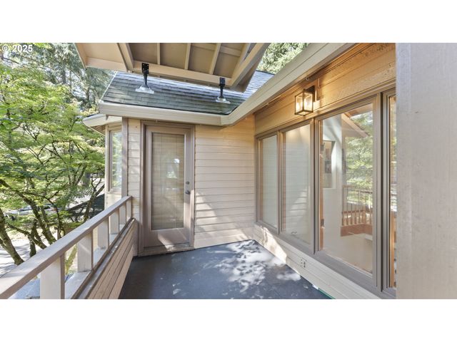 2323 THRUSH Ct, Salem, OR 97306