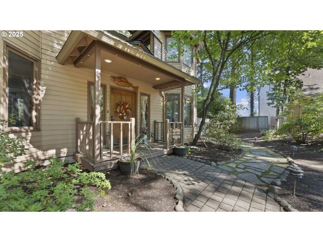 2323 THRUSH Ct, Salem, OR 97306