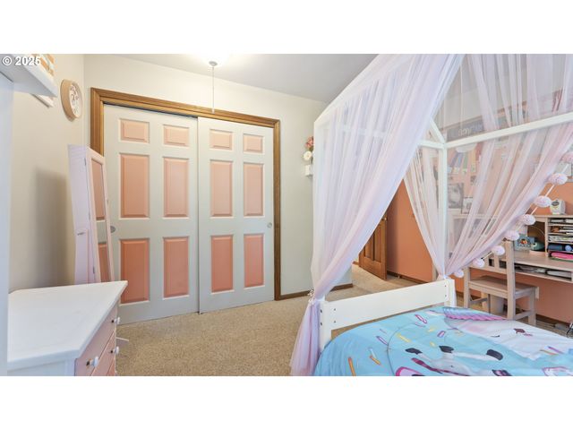 2323 THRUSH Ct, Salem, OR 97306