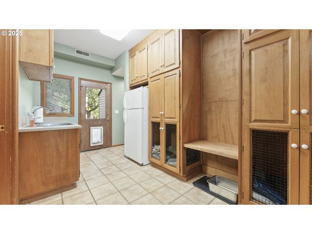 2323 THRUSH Ct, Salem, OR 97306