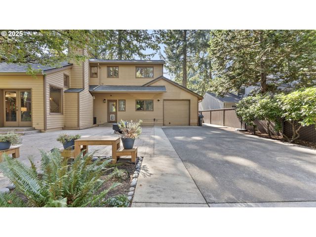 2323 THRUSH Ct, Salem, OR 97306