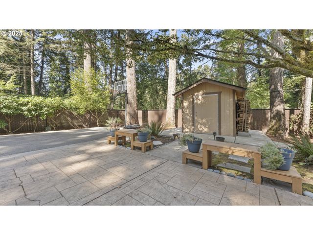 2323 THRUSH Ct, Salem, OR 97306