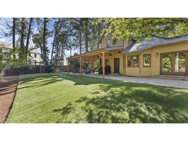 2323 THRUSH Ct, Salem, OR 97306
