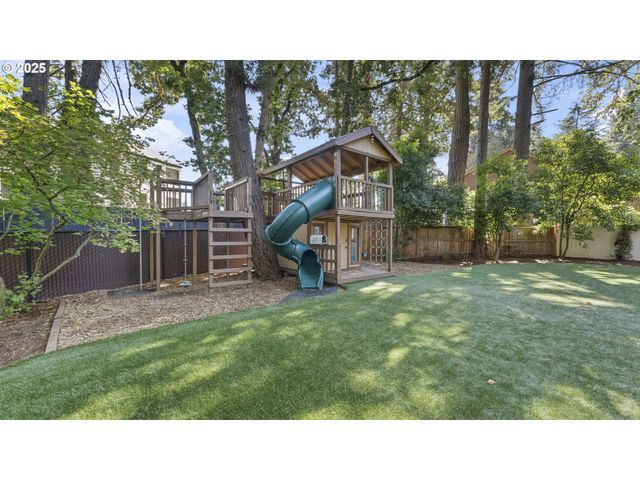 2323 THRUSH Ct, Salem, OR 97306