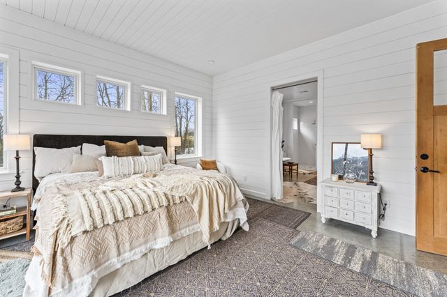 105 McKinney Rd, Gordonsville, TN 38563