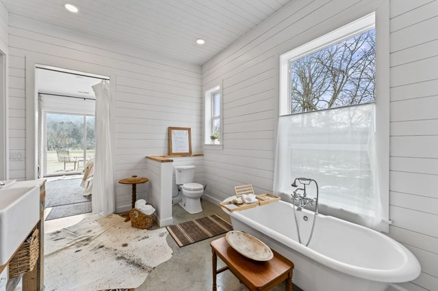 105 McKinney Rd, Gordonsville, TN 38563