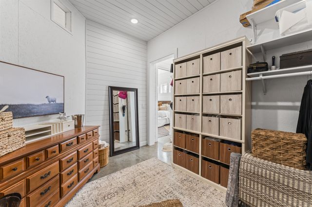 105 McKinney Rd, Gordonsville, TN 38563