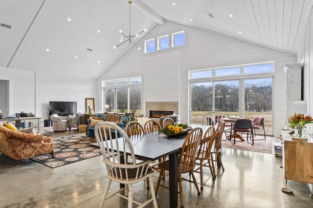 105 McKinney Rd, Gordonsville, TN 38563