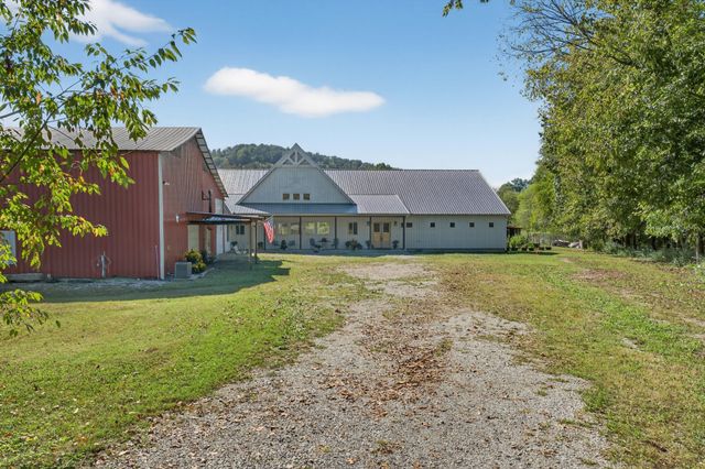 105 McKinney Rd, Gordonsville, TN 38563
