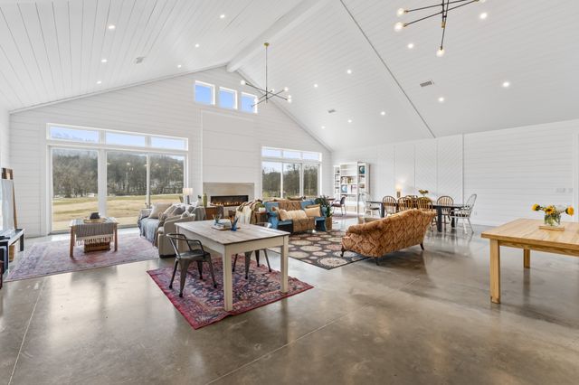 105 McKinney Rd, Gordonsville, TN 38563
