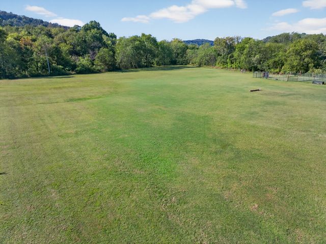 105 McKinney Rd, Gordonsville, TN 38563