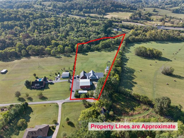 105 McKinney Rd, Gordonsville, TN 38563