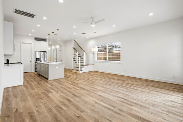 1007 Mount Auburn Avenue, Dallas, TX 75223