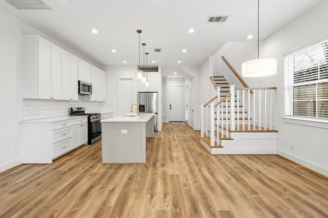 1007 Mount Auburn Avenue, Dallas, TX 75223