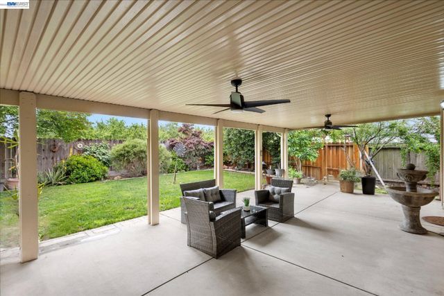 744 Vasconcellos Ave, Manteca, CA 95336
