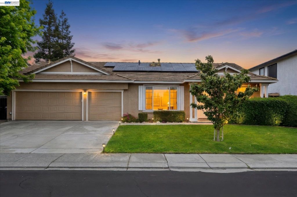 744 Vasconcellos Ave, Manteca, CA 95336