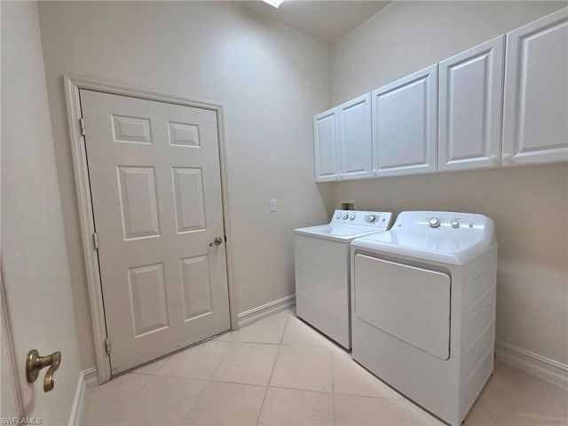 7892 Sanctuary CIR 2, Naples, FL 34104