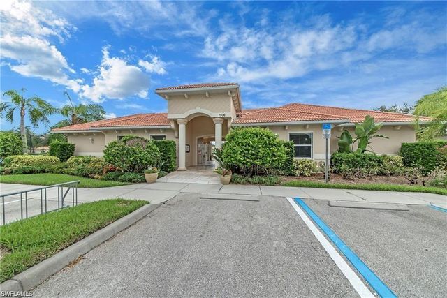 7892 Sanctuary CIR 2, Naples, FL 34104