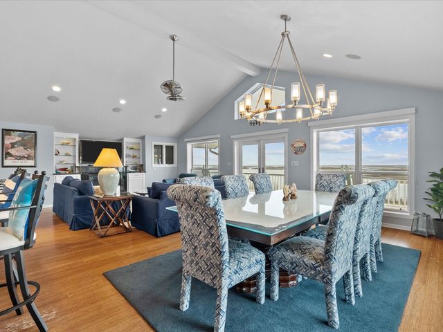 4231 Jolly Roger Road, Jamaica Beach, TX 77554