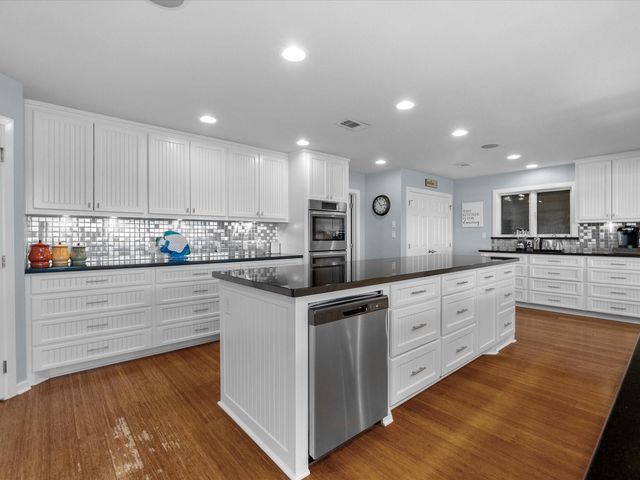 4231 Jolly Roger Road, Jamaica Beach, TX 77554