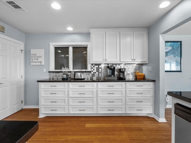 4231 Jolly Roger Road, Jamaica Beach, TX 77554