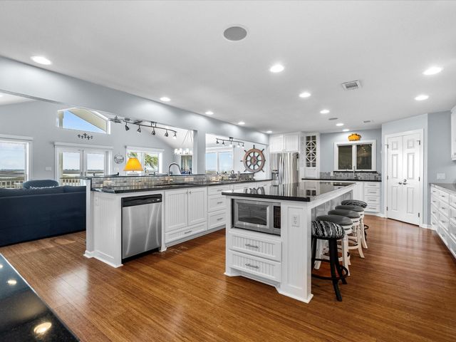 4231 Jolly Roger Road, Jamaica Beach, TX 77554