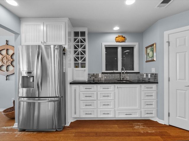 4231 Jolly Roger Road, Jamaica Beach, TX 77554