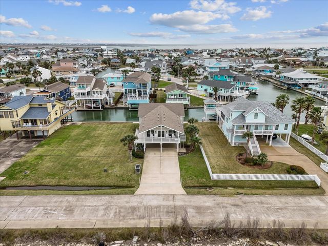 4231 Jolly Roger Road, Jamaica Beach, TX 77554