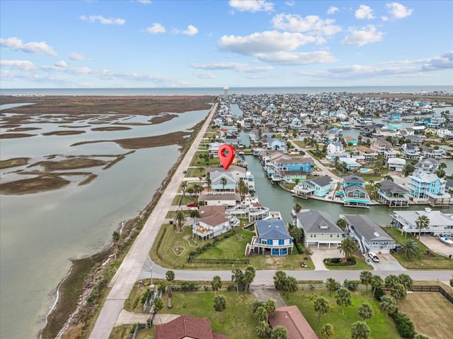 4231 Jolly Roger Road, Jamaica Beach, TX 77554