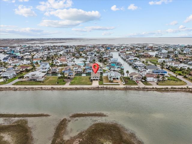 4231 Jolly Roger Road, Jamaica Beach, TX 77554