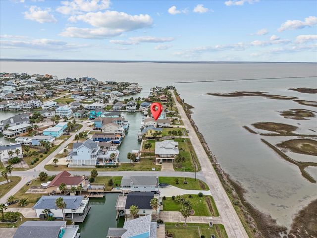 4231 Jolly Roger Road, Jamaica Beach, TX 77554