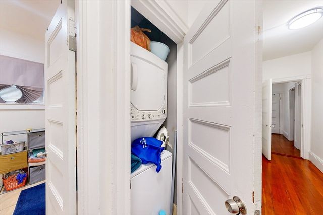 15 Mclellan St, Boston, MA 02121