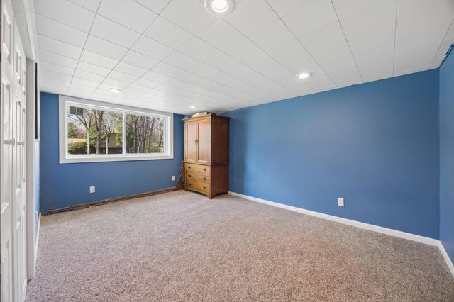 2002 Hillcrest Drive, Saint Cloud, MN 56303