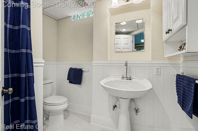 1751 Carpenter Drive, Troy, MI 48098