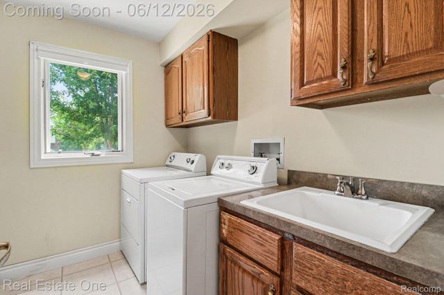1751 Carpenter Drive, Troy, MI 48098