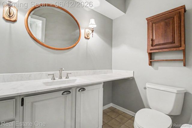 1751 Carpenter Drive, Troy, MI 48098