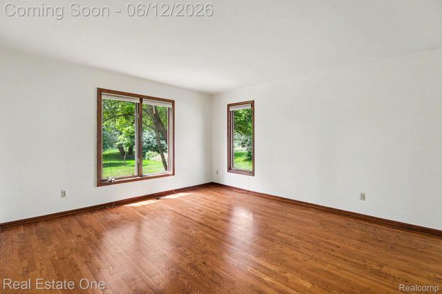 1751 Carpenter Drive, Troy, MI 48098