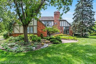 1751 Carpenter Drive, Troy, MI 48098