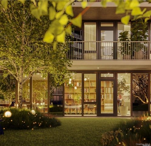 131-02B 40TH Road 20N, Flushing, NY 11354