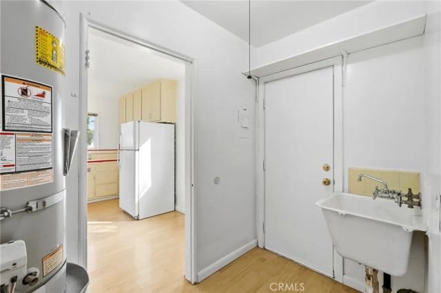 2205 N Glenoaks Boulevard, Burbank, CA 91504