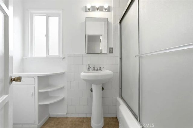 2205 N Glenoaks Boulevard, Burbank, CA 91504