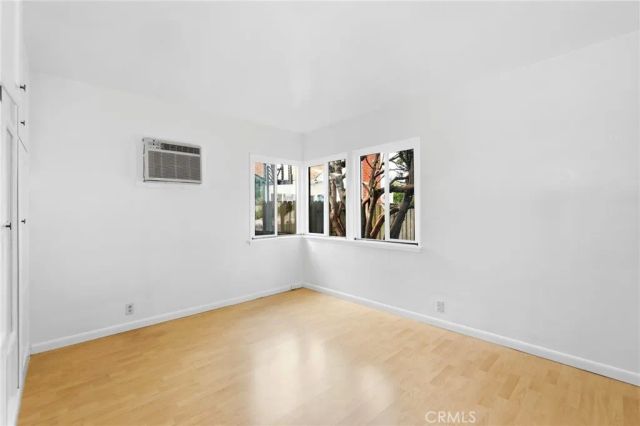 2205 N Glenoaks Boulevard, Burbank, CA 91504